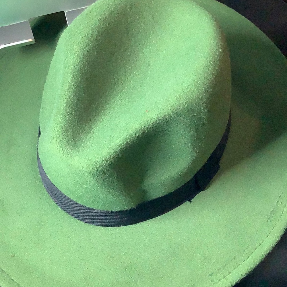 Bundle Of 4 Hats